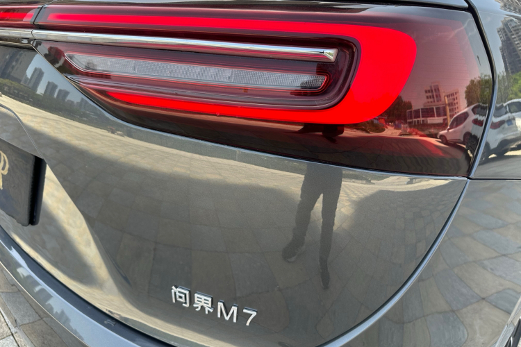 鸿蒙智行 问界M7 2024款 1.5T 后驱Plus版 5座车身外观6006
