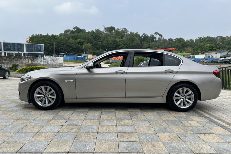 宝马5系 2014款 520Li 典雅型车身外观4
