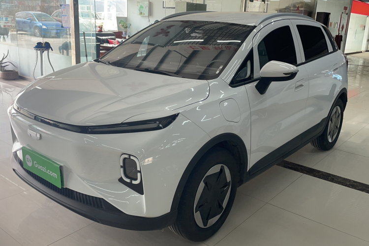 吉利几何E萤火虫 2024款 301km 流光车身外观1