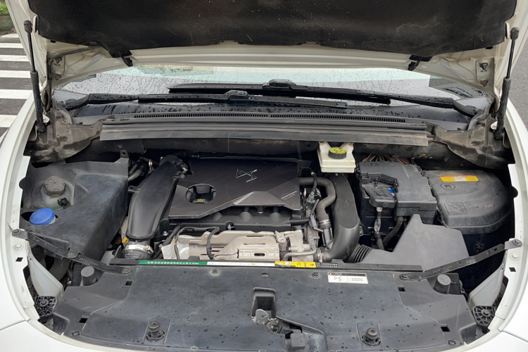 DS 5 2015款 1.8T 尊享版THP200局部细节24