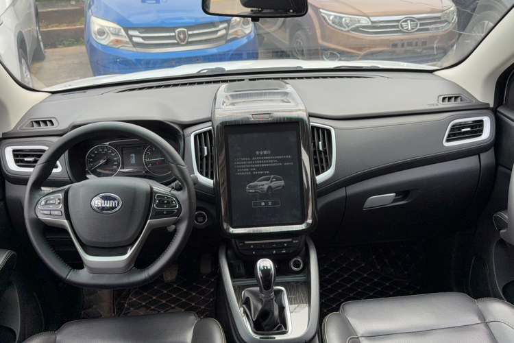 SWM斯威汽车 SWM斯威X7 2016款 1.5T 手动豪华型 7座中控内饰12