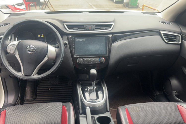 日产 逍客 2017款 2.0L CVT豪华版 国V中控内饰12