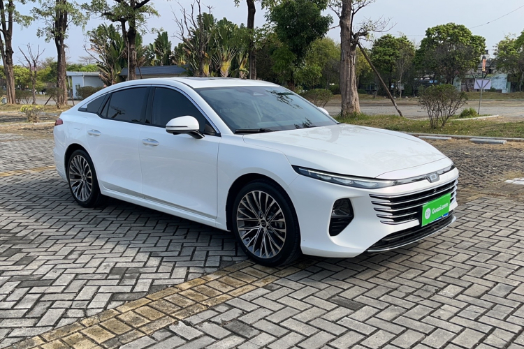 奔腾B70 2024款 龙腾版 1.5T 领跃型车身外观3