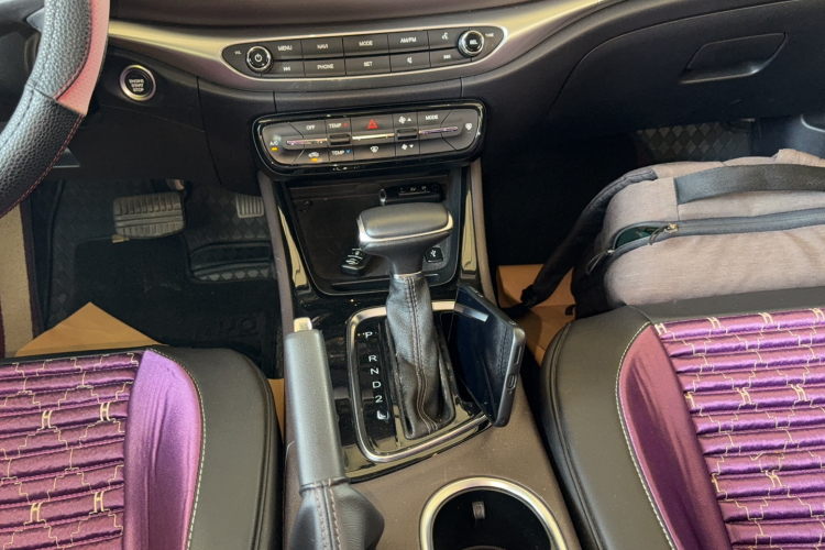 广汽传祺 传祺GA4 2018款 150N 自动豪华版中控内饰18