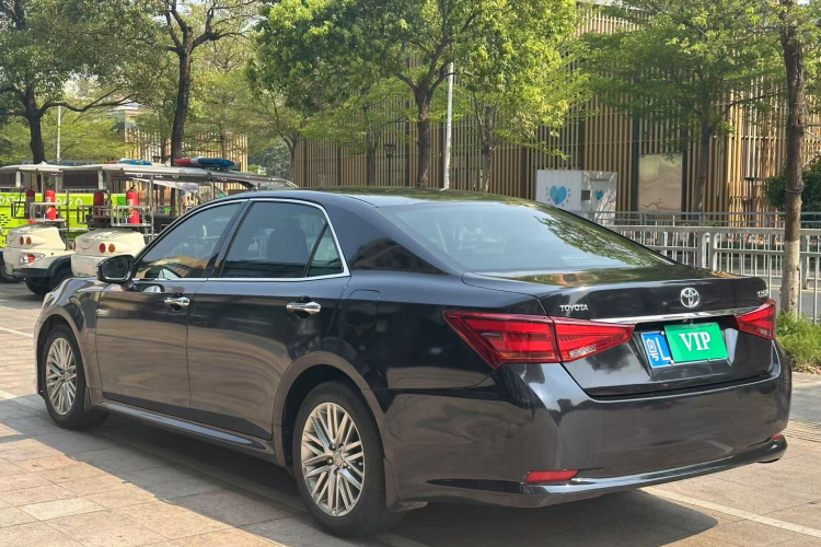 丰田 皇冠 2017款 2.0T 运动版车身外观4