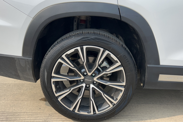 捷途X90 PRO 2024款 2.0T DCT尊贵版 5座车身外观56