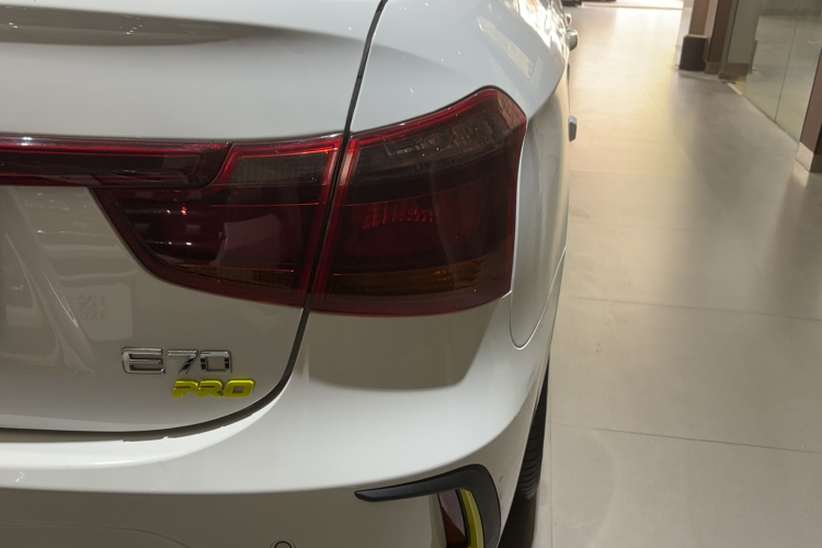 东风风神E70 2023款 PRO 智行版车身外观6006