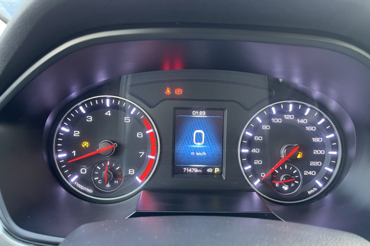 哈弗H6 2018款 蓝标 运动版 1.5T 自动两驱精英型中控内饰14