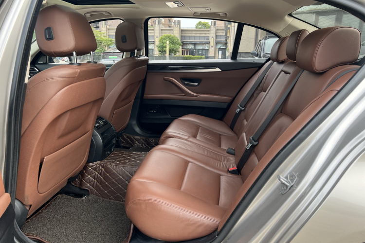 宝马5系 2014款 520Li 典雅型中控内饰21