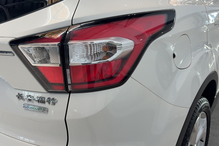 福特 翼虎 2017款 EcoBoost 180 两驱虎跃型车身外观9