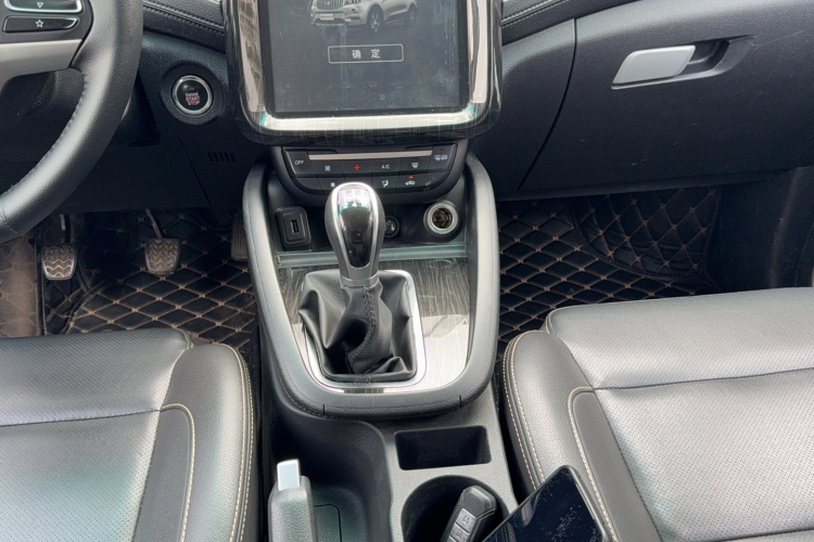 SWM斯威汽车 SWM斯威X7 2016款 1.5T 手动豪华型 7座中控内饰18