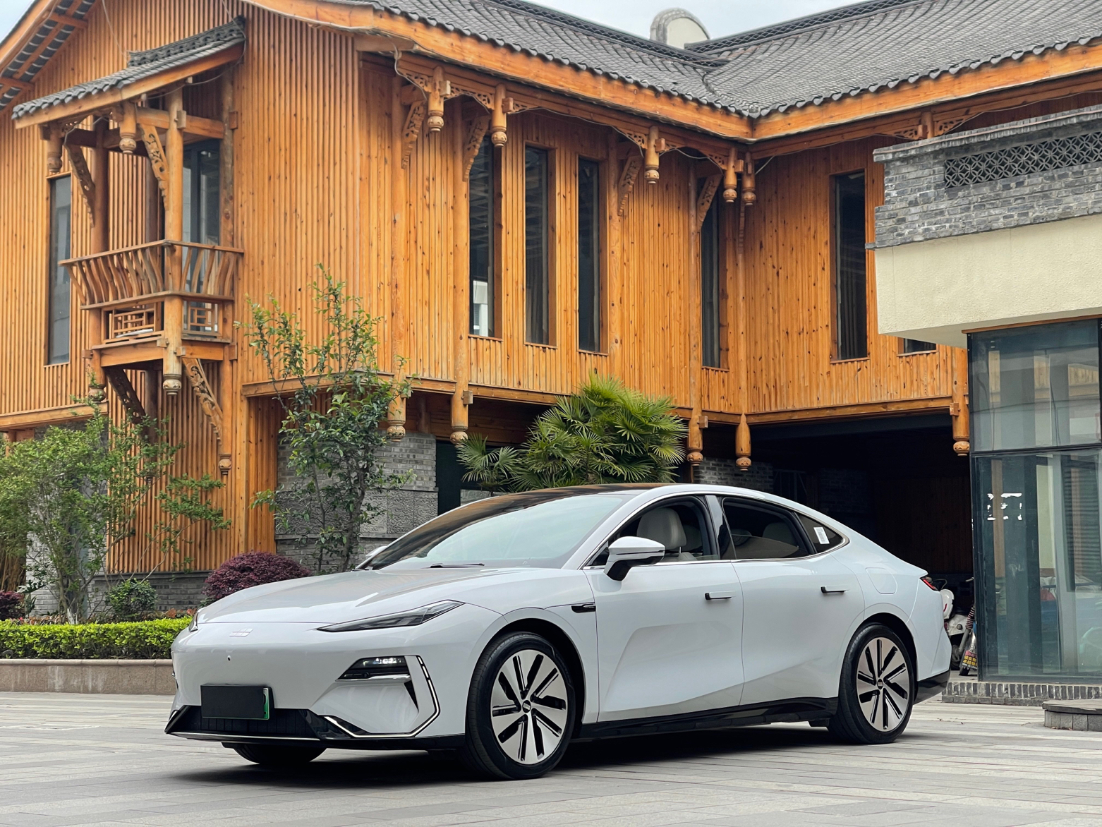 吉利银河 银河E8 2024款 665km 后驱星舰 远航版