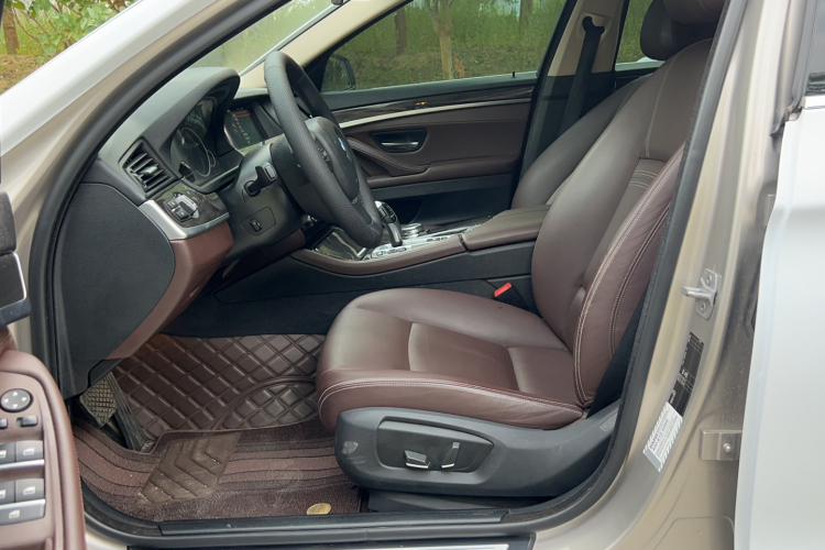 宝马5系 2014款 525Li 豪华设计套装局部细节19