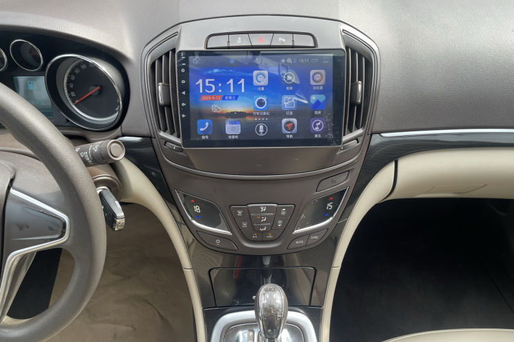 别克 君威 2015款 2.0L 领先时尚型中控内饰16