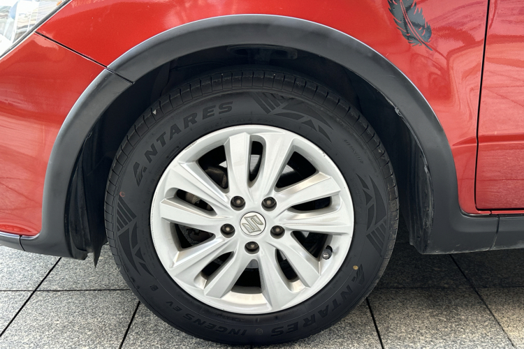 铃木 天语 SX4 2013款 1.6L 自动酷锐型车身外观6007