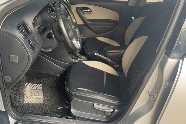 大众 2012款 1.6L Cross Polo AT中控内饰19