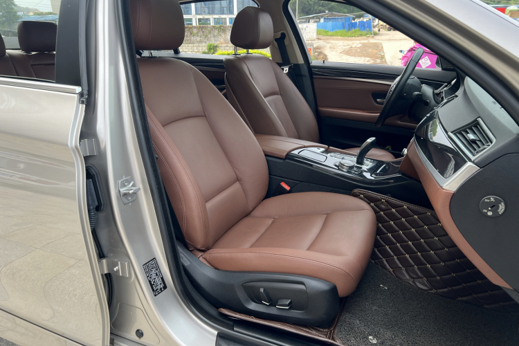 宝马5系 2014款 520Li 典雅型中控内饰41