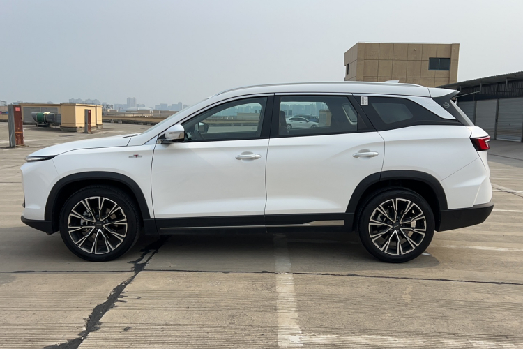 捷途X90 PRO 2024款 2.0T DCT尊贵版 5座车身外观4