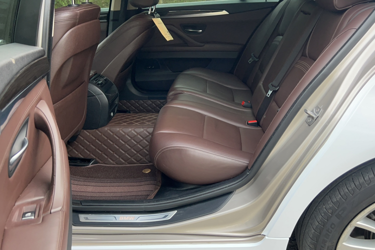 宝马5系 2014款 525Li 豪华设计套装中控内饰7004