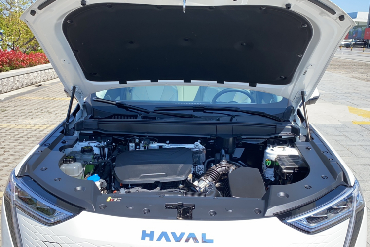 哈弗枭龙MAX 2023款 1.5L Hi4 105 四驱智能旗舰版机舱底盘24
