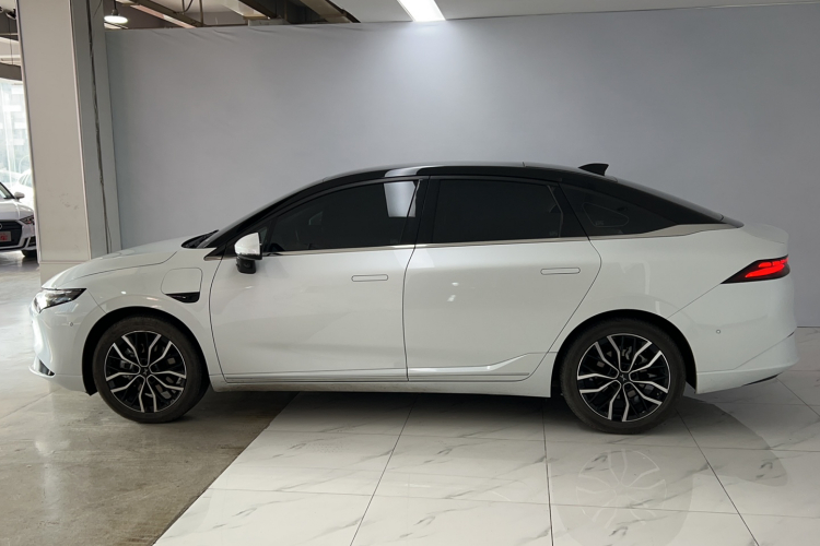 小鹏P5 2024款 500Pro版车身外观6003