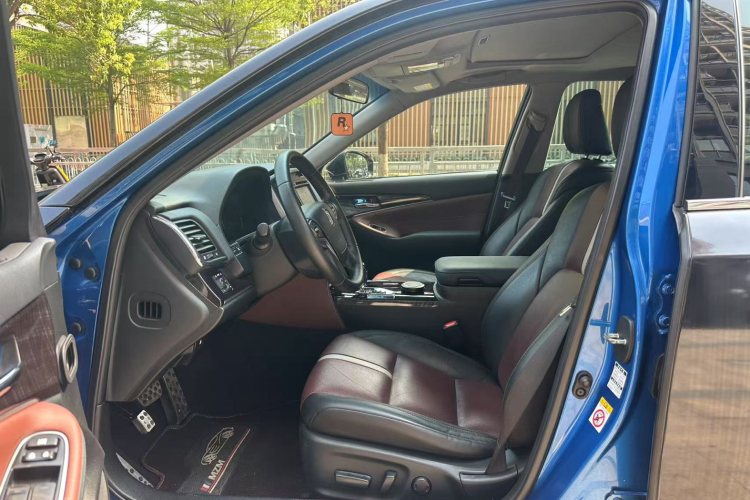 丰田 皇冠 2017款 2.0T 运动版中控内饰19