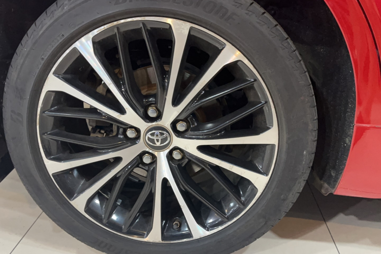 丰田 凯美瑞 2018款 2.5S 锋尚版车身外观6008