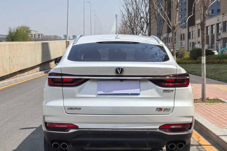 长安CS85 COUPE 2019款 2.0T 自动动版 国V车身外观6