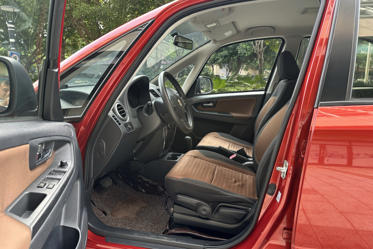 铃木 天语 SX4 2013款 1.6L 自动酷锐型局部细节19