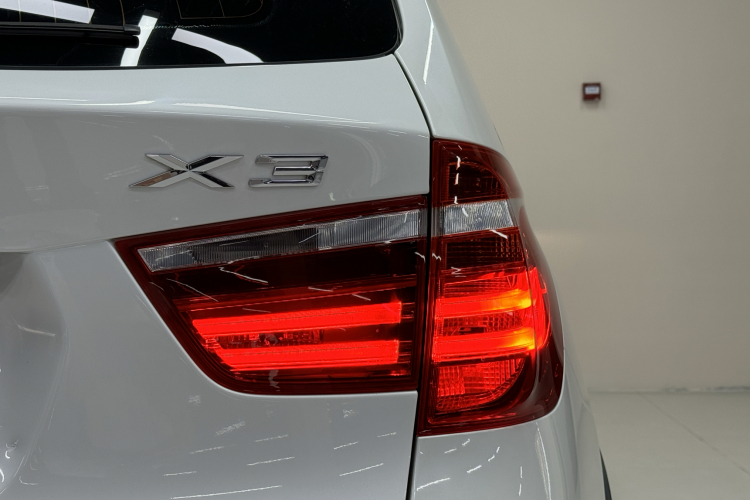 宝马X3(进口) 2014款 xDrive20i X设计套装车身外观9
