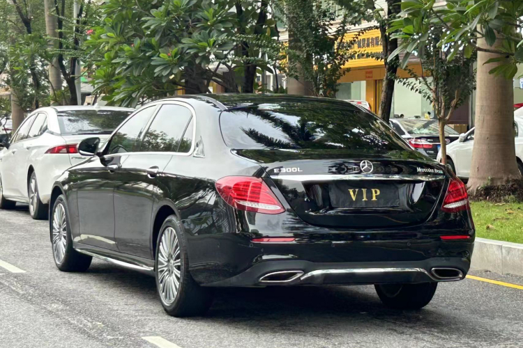 奔驰E级 2020款 改款 E 260 L 运动型车身外观6003