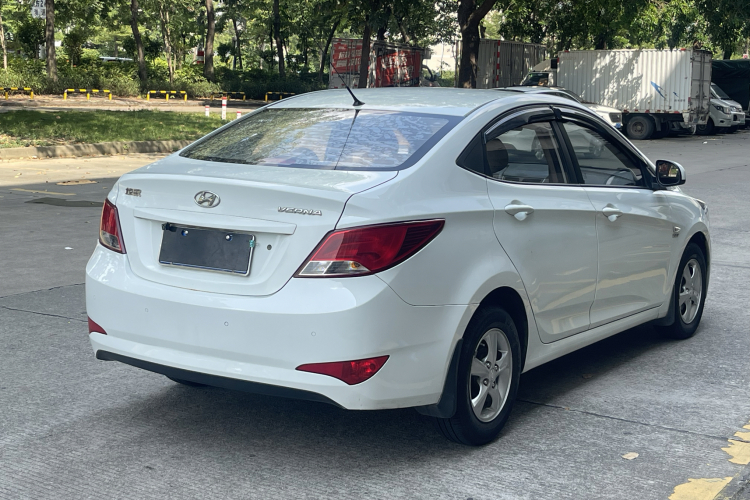 现代 瑞纳 2014款 1.4L 自动智能型GLS车身外观6005