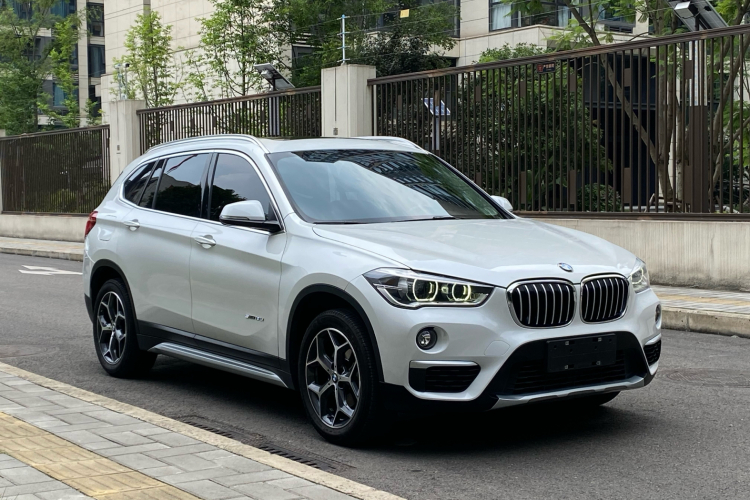 宝马X1 2018款 sDrive18Li 尊享型车身外观3