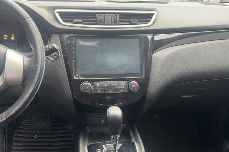 日产 逍客 2017款 2.0L CVT豪华版 国V中控内饰16