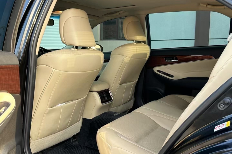 丰田 皇冠 2015款 2.0T 时尚版中控内饰7004