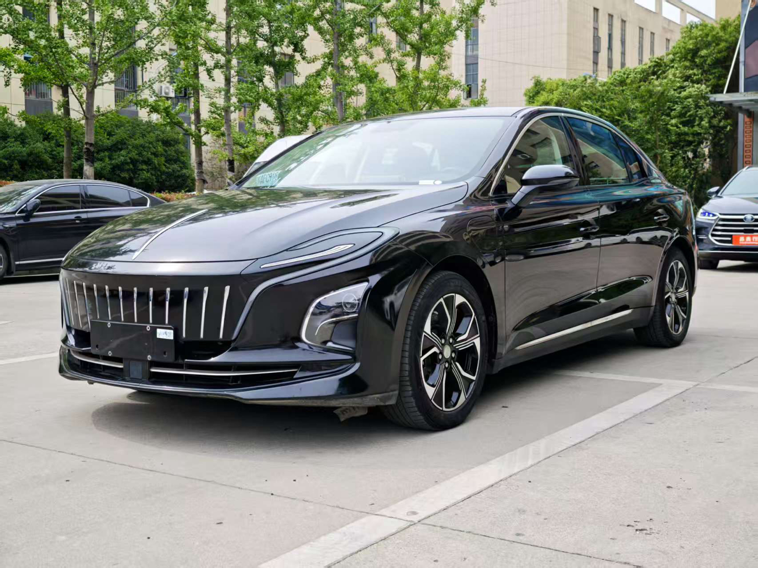 红旗E-QM5 2021款 充电 T3版 4座