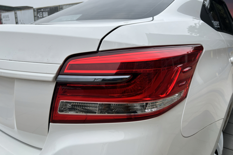 丰田 YARiS L 致享 2020款 1.5L CVT领先版车身外观9