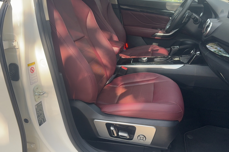 魏牌 VV7 2017款 2.0T 旗舰型中控内饰41