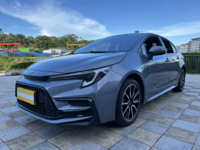 丰田 雷凌 2023款 智能电混双擎 1.8L 运动版