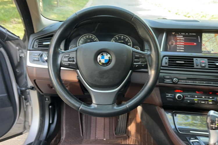 宝马5系 2014款 525Li 豪华设计套装局部细节13