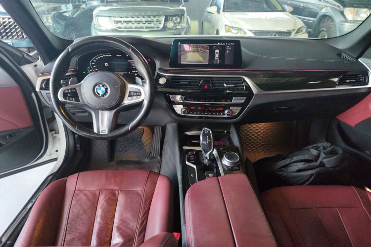 宝马5系 2020款 530Li 领先型 M运动套装中控内饰7002