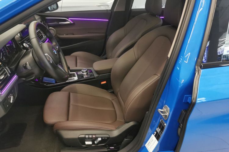 宝马1系 2021款 改款 120i M运动曜夜版中控内饰19