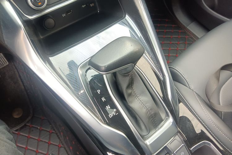 上汽大通MAXUS 大通G50 2020款 1.5T 自动豪华版中控内饰18