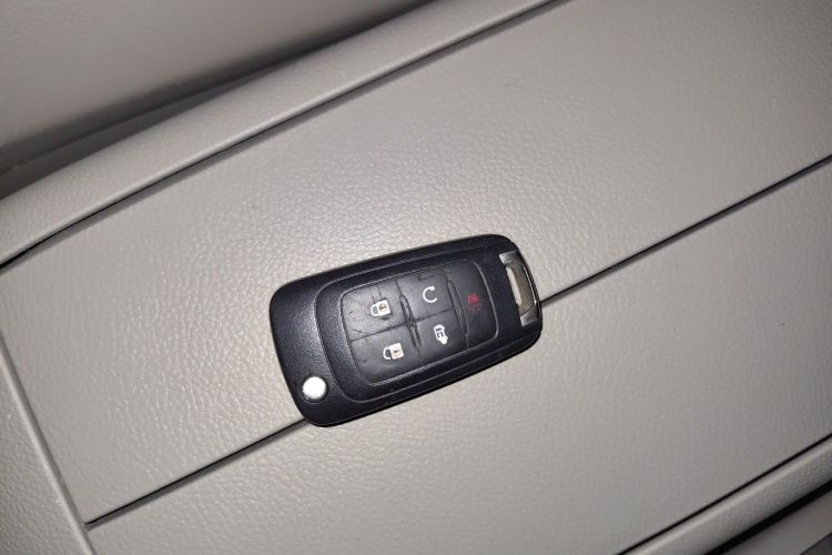 别克GL8 2018款 28T 豪华型 国VI中控内饰7001