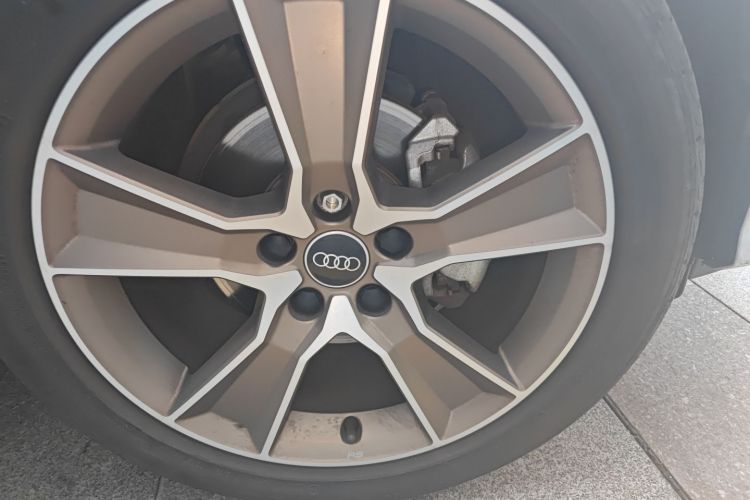 奥迪Q2L 2022款 35 TFSI 时尚动感型车身外观10