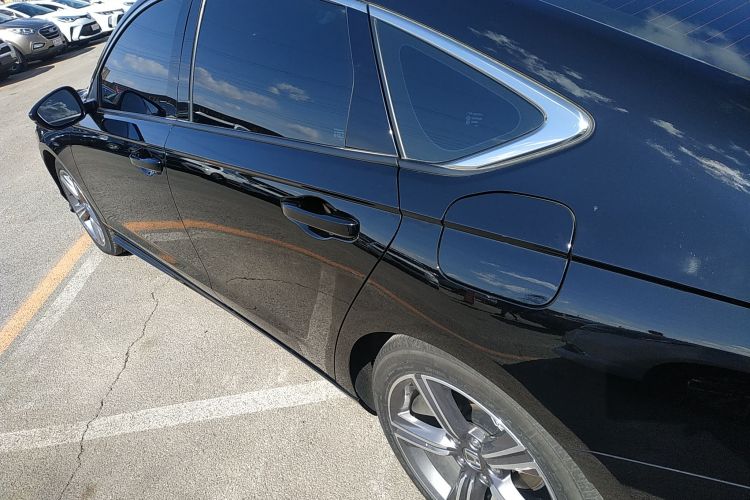 本田 雅阁 2023款 260TURBO 卓越版车身外观6003