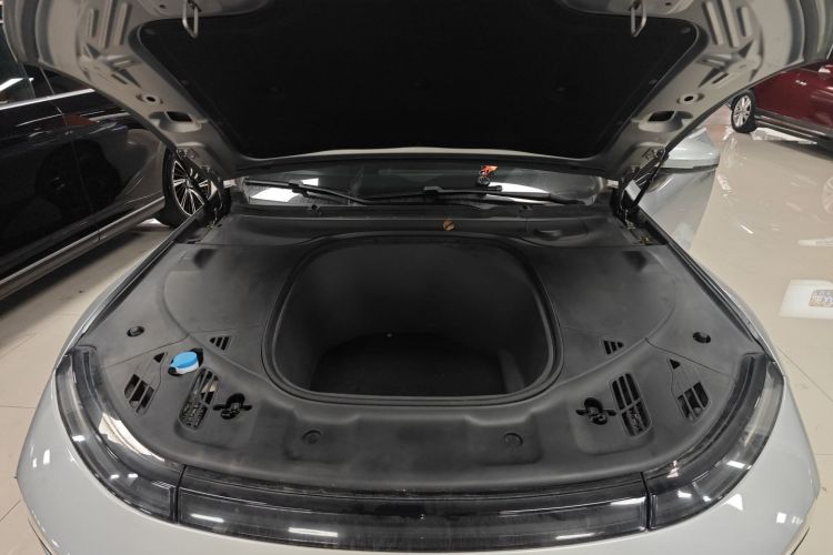 小鹏P7 2020款 670N机舱底盘24