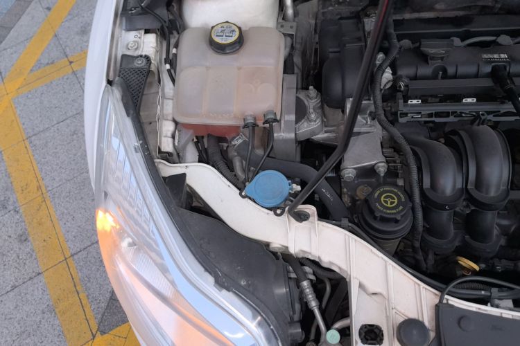 福特 福克斯 2012款 两厢 1.6L 自动舒适型局部细节9006