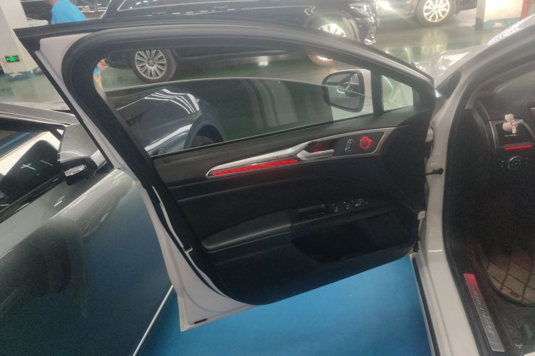 福特 蒙迪欧 2017款 EcoBoost 180 时尚型中控内饰7007