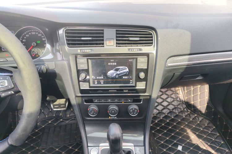 大众 高尔夫 2018款  230TSI 自动豪华型中控内饰16